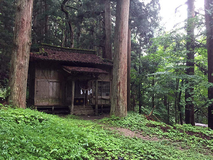 程洞稲荷神社（遠野）