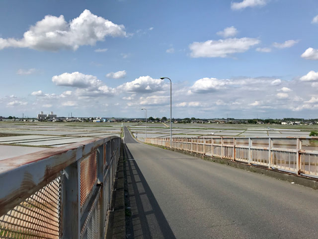 JR川越線をまたぐ陸橋