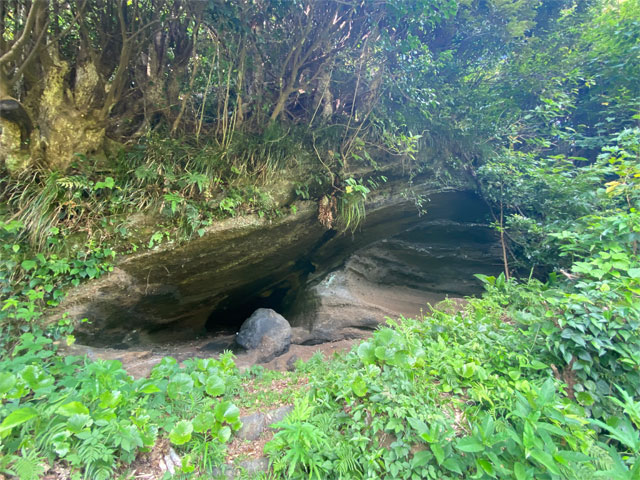 人捨穴（八丈島）